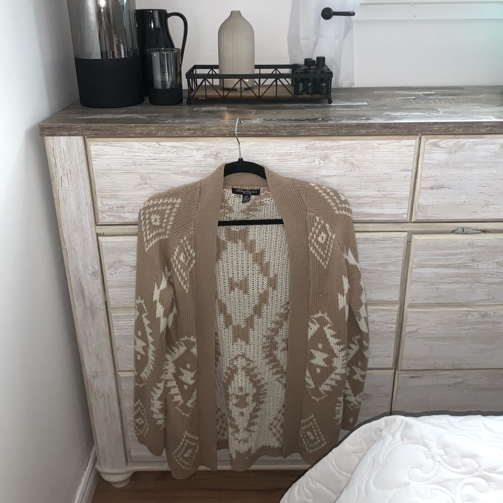 Cardigan sweater